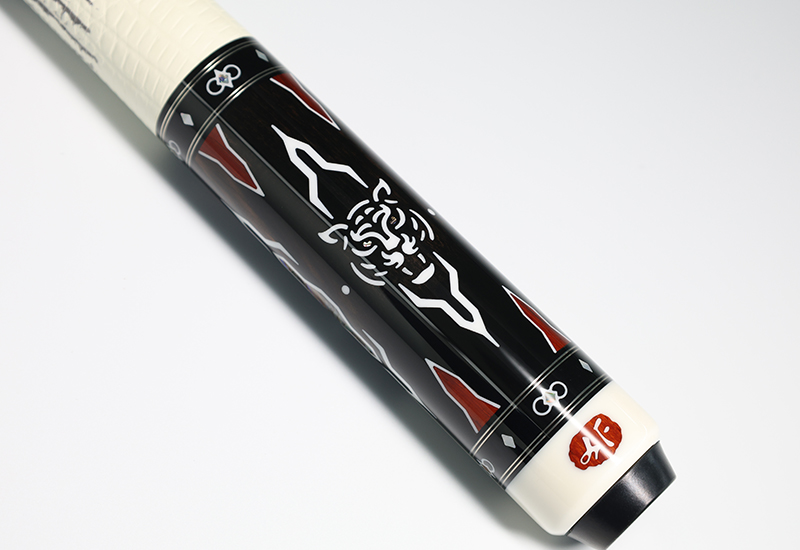 Premium Cue Detail